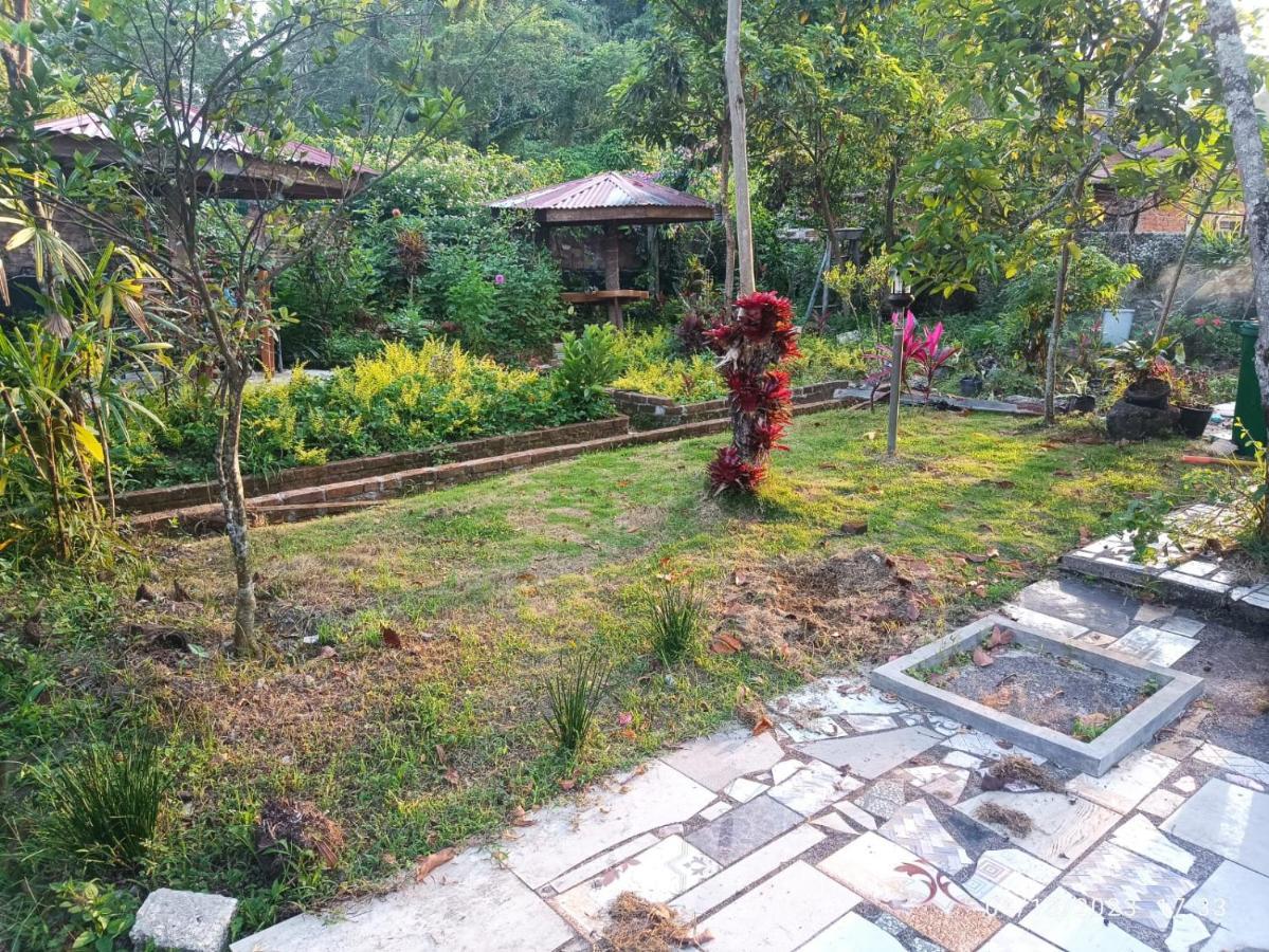 Gabelo Guest House Bukittinggi Exteriér fotografie